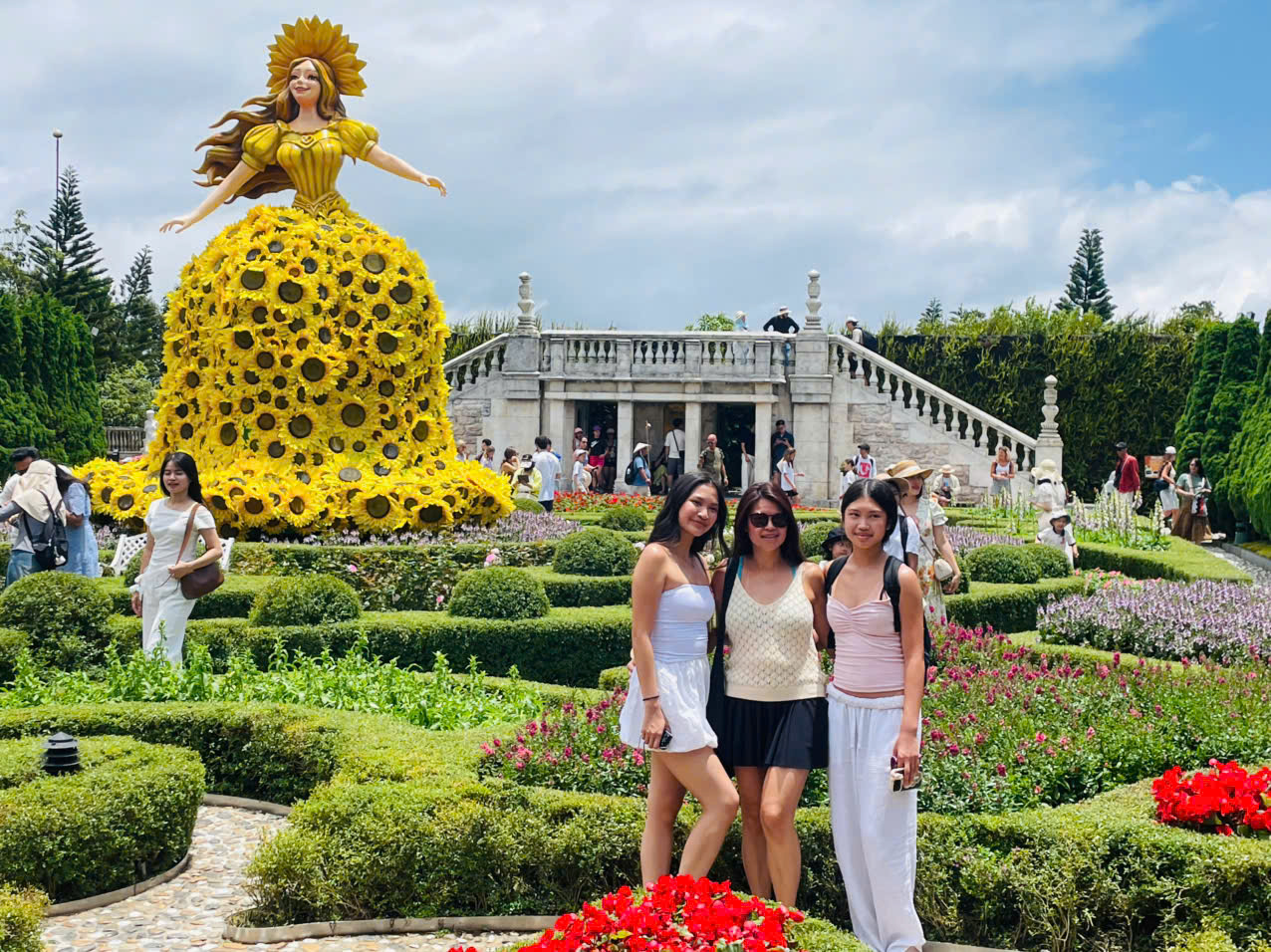 Tien Sa Port to Ba Na Hills & Golden Bridge Private Tour 4